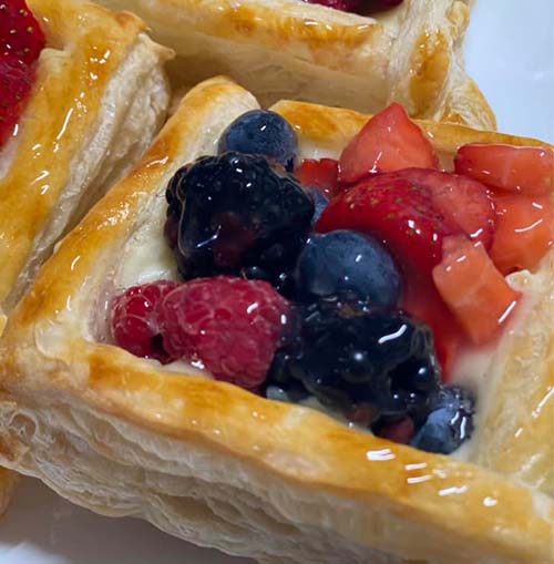 smithville texas berry puff pastry